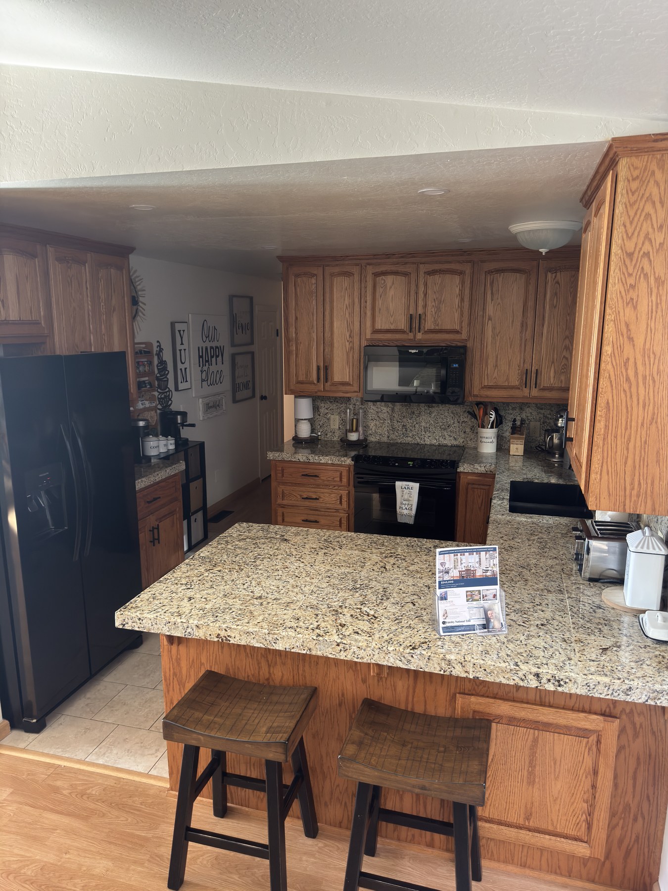 Large guest-ready kitchen